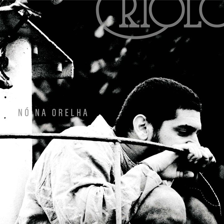 Capa do CD 'Nó na orelha', do Criolo