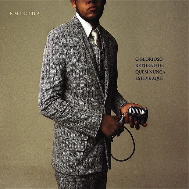 Capa do CD O Glorioso Retorno De Quem Nunca Esteve Aqui, do Emicida